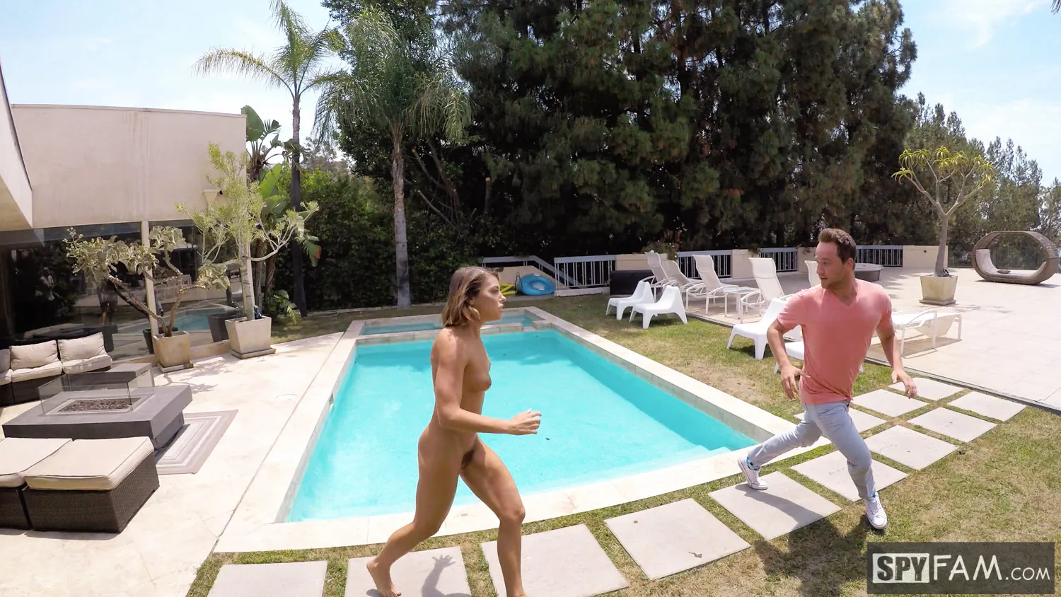 Adriana Chechik - Stepbro atrapa a stepsis masturbándose | Picture (9)